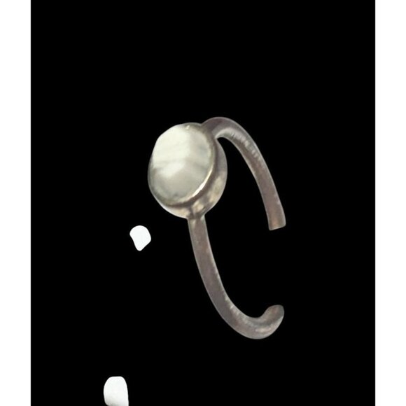 Minimalist Gold And White Faceted Stone Fashion Ring Size 7 - Picture 10 of 13